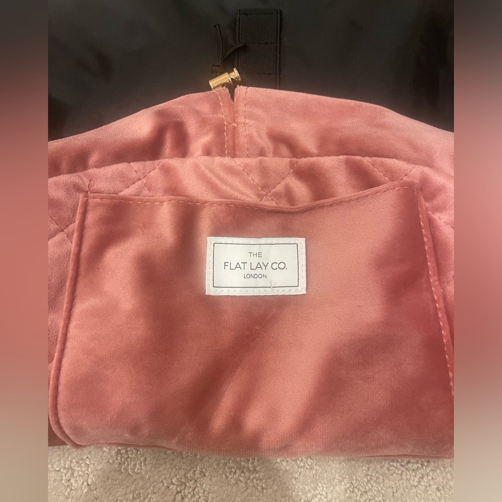 FlatLay Makeup Bag